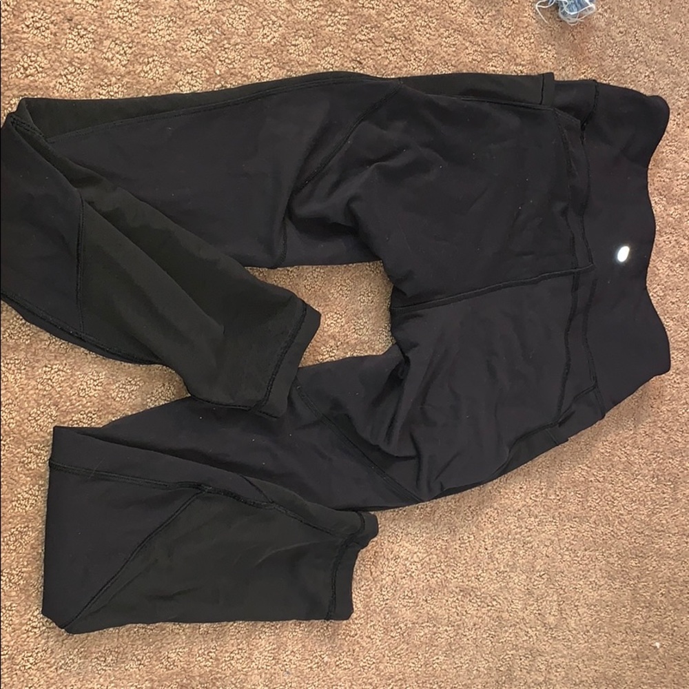 Lulu lemon leggings with mesh and pockets
